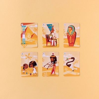 Seis cartões ilustrados com temas egípcios antigos sobre fundo cor de pêssego