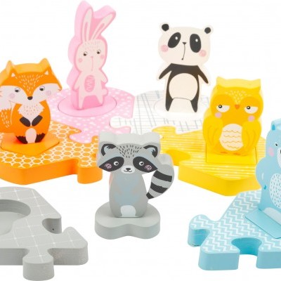 Peças de quebra-cabeça infantis em forma de animais coloridos de madeira com padrões geométricos