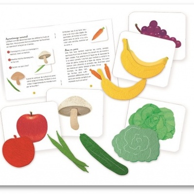 Cartões ilustrados com imagens coloridas de frutas e legumes e texto explicativo em inglês