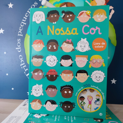 Capa de livro de colorir com ilustrações de rostos coloridos de várias etnias