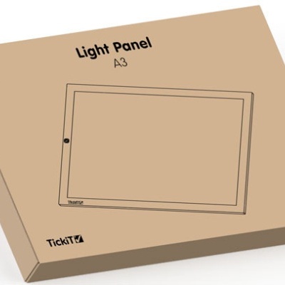 Caixa de carton castanha com painel iluminado desenhado e texto Light Panel A3