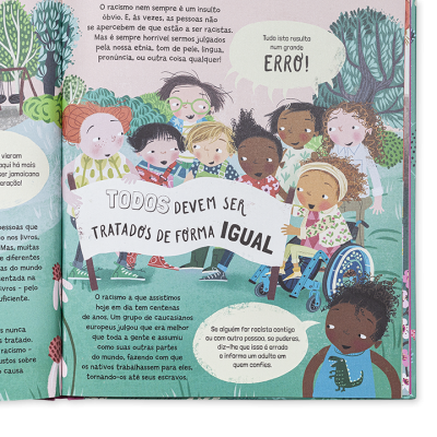 Ilustração colorida de crianças diversas segurando cartaz com mensagem sobre igualdade, em ambiente de floresta.