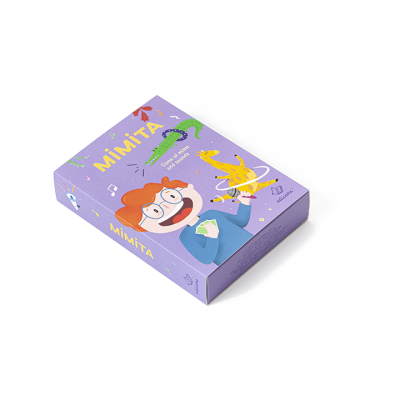 Livro infantil capa lilás com ilustração de criança e fada