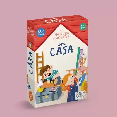 Caixa de jogo infantil colorida com temática de casa e crianças desenhadas.
