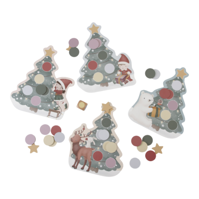 Quatro figuras decorativas de árvore de Natal com animais e elfo em fundo branco