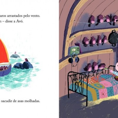 Ilustração de livro infantil com barco e focas no mar e quarto rústico com duas personagens