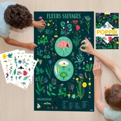 Crianças a montar puzzle educativo de flores selvagens com texto em francês e embalagem Poppik