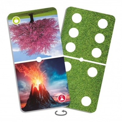 Peças de dominó com design de relva e imagens de árvore cor-de-rosa e vulcão