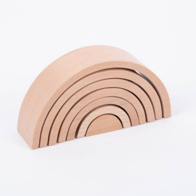 Arcos empilháveis em madeira natural clara