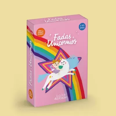 Caixa de jogo infantil com fada e unicórnio em fundo cor de rosa com arco-íris