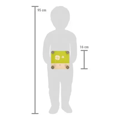 Silhueta de criança cinzenta segurando prancha de madeira verde com rodas