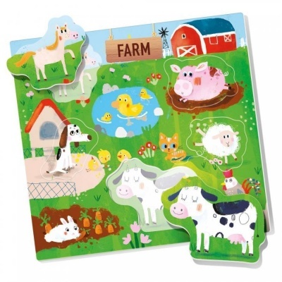 Puzzle infantil de madeira com animais de quinta coloridos e celeiro vermelho