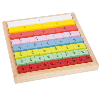 Blocos de madeira coloridos com frações para aprendizagem