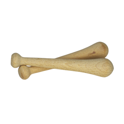 Três pilões pequenos de madeira clara