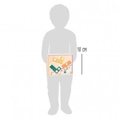 conjunto de blocos geométricos coloridos em madeira num tabuleiro quadrado para criança