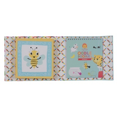 Livro infantil aberto com ilustração de abelha e texto 