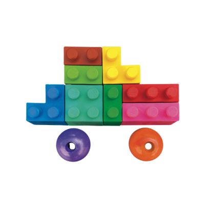 Blocos de construção coloridos formando um veículo com rodas