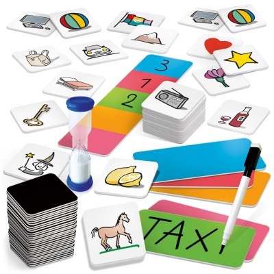 Peças de jogo quadradas com desenhos variados, marcador de pontos, ampulheta e marcador.