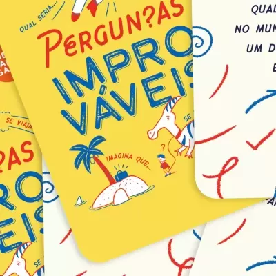 Cartas de um jogo com título 'PERGUNTAS IMPROVÁVEIS' e ilustrações em amarelo, azul e vermelho