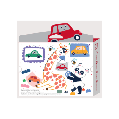 Caixa de brinquedo com desenhos de girafa, panda e carros coloridos