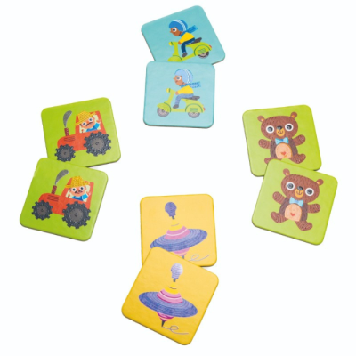 Cartas infantis coloridas com desenhos de ursinhos, tratores, scooter e piões