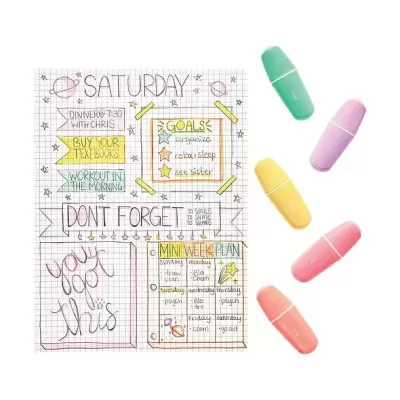 Folha quadriculada personalizada com anotações coloridas e cinco canetas fluorescentes coloridas ao lado.