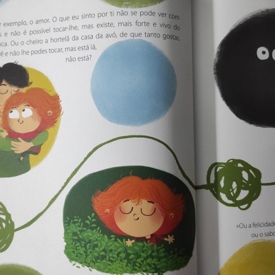 Ilustração de livro infantil com adultos, criança e formas coloridas com texto em português