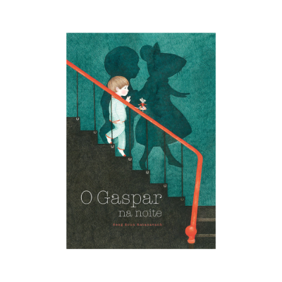 Capa de livro 'O Gaspar na noite' com criança loira e sombras femininas em escada