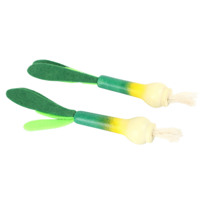 Brinquedos en forma de cenoura para animais com folhas em feltro e corda