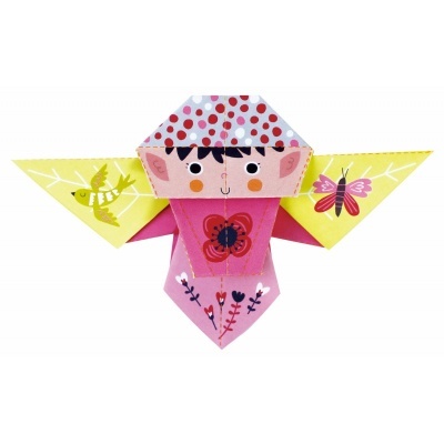 Origami colorido em papel com rosto, corpo rosa e asas amarelas decoradas