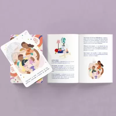 Livro infantil aberto com ilustrações coloridas e carta ilustrada com grupo diverso abraçado