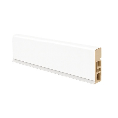 Perfil para rodapé em PVC branco com acabamento bege