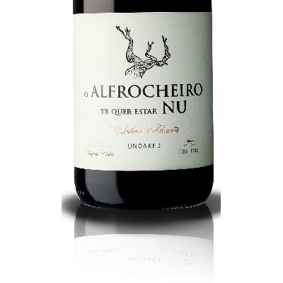 O ALFROCHEIRO TB QUER ESTAR NU Garrafa de vinho com rótulo branco com texto preto e dourado