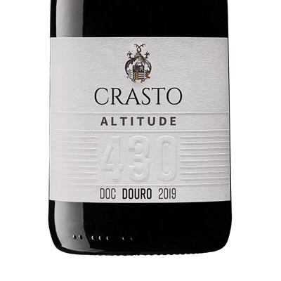 Quinta do Crasto - Altitude 430 Garrafa de vinho Crasto Altitude 430 com rótulo branco e texto em preto e relevo