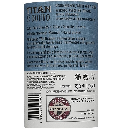 Titan of Douro - Branco Rótulo de vinho branco TITAN OF DOURO 2019 com informação de castas, solo, colheita, vinificação, teor alcoólico e certificado