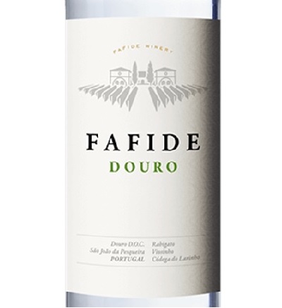 Quinta de Fafide - Colheita Branco Rótulo branco de uma garrafa de vinho com texto FAFIDE DOURO e detalhes em preto e verde.