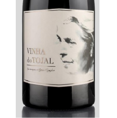 Quinta do Casal Branco - Vinha do Tojal 2016 Garrafa de vinho com rótulo branco e rosto masculino em tons cinza