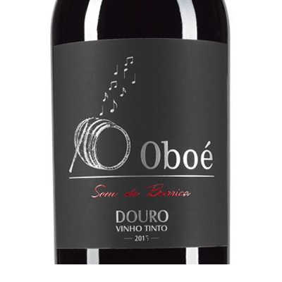 Oboé Som de Barrica Tinto - 2017 Garrafas de vinho tinto com rótulo preto e texto visível