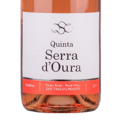 Quinta Serra d'Oura - Reserva Rosé Garrafa de vinho rosé Quinta Serra d'Oura com rótulo branco e vermelho