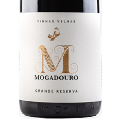 Vinhas Velhas Mogadouro - Grande Reserva 2015 Garrafa de vinho Mogadouro Grande Reserva com rótulo branco e detalhes dourados