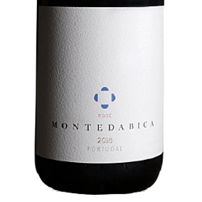 Monte da Bica - Rosé 2017 Garrafas de vinho Monte da Bica 2018, Portugal, rótulo branco com texto preto e símbolo azul.