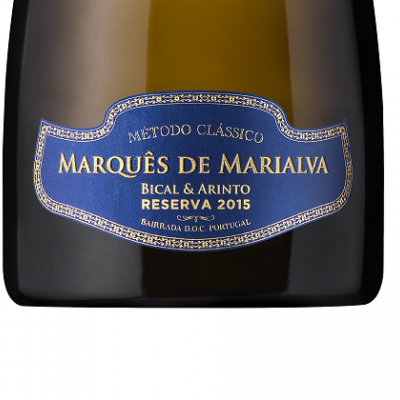 Rótulo de vinho espumante azul e dourado com texto em português.