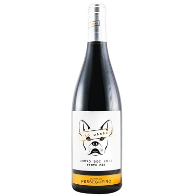 Garrafa de vinho tinto com rótulo branco e amarelo e ilustração de cão Bulldog Francês