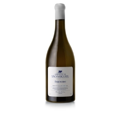 Garrafa de vinho branco com rótulo MOMIGUÉL