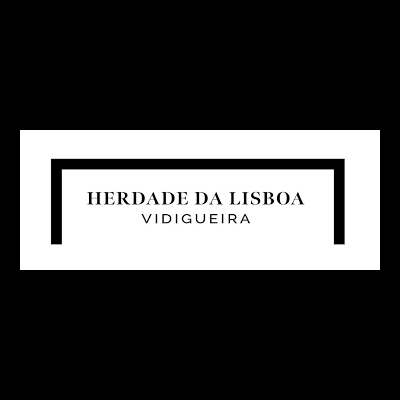 Logotipo preto com texto HERDADE DA LISBOA VIDIGUEIRA em fundo branco