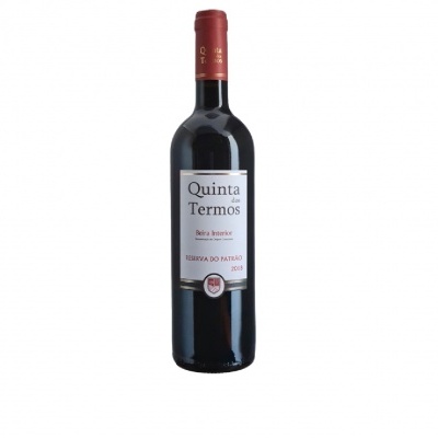 Garrafa de vinho tinto Quinta Termos com rótulo branco e tampa vermelha