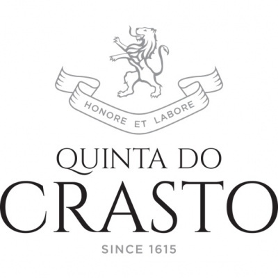 Logótipo da marca Quinta do Crasto com leão, faixa e texto