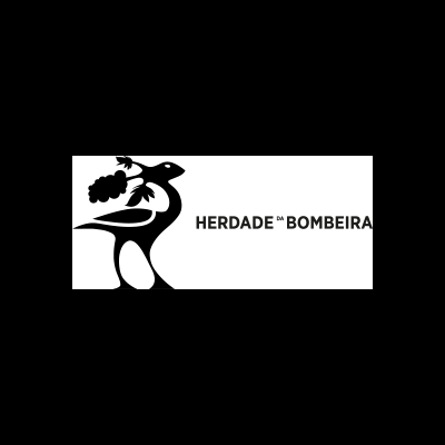 Texto HERDADE BOMBEIRA em fundo preto
