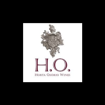 Logótipo com emblema heráldico cinzento e texto H. O. HORTA OSÓRIO WINES