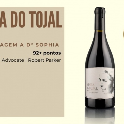 Rótulo de vinho Vinha do Tojal com homenagem a Dª Sophia e selo RP 92+